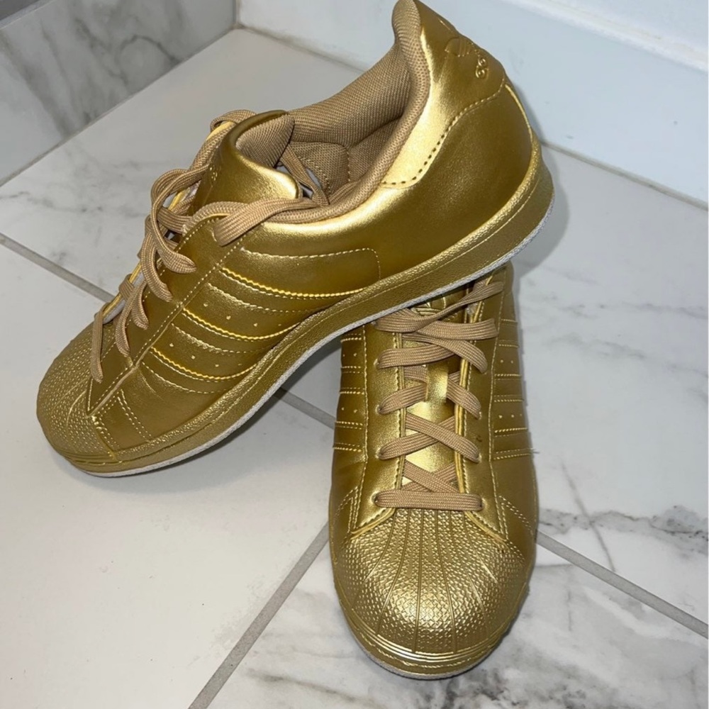 Adidas Superstars